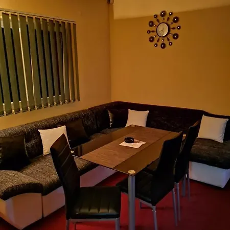 Nik-rom Apartment
