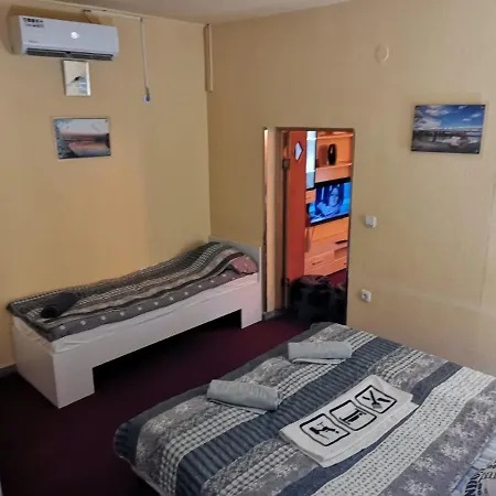 Nik-rom Apartment